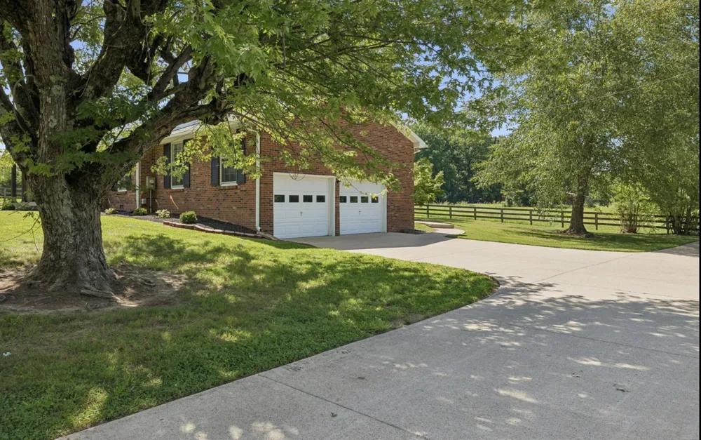 920 Clearview Rd Cottontown, TN 37048