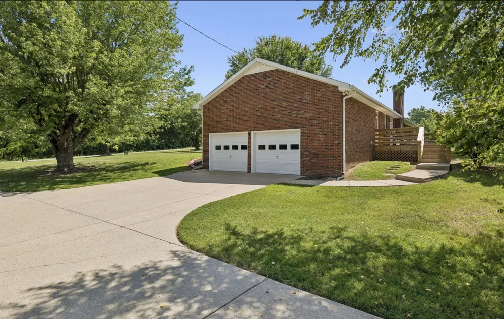 920 Clearview Rd Cottontown, TN 37048
