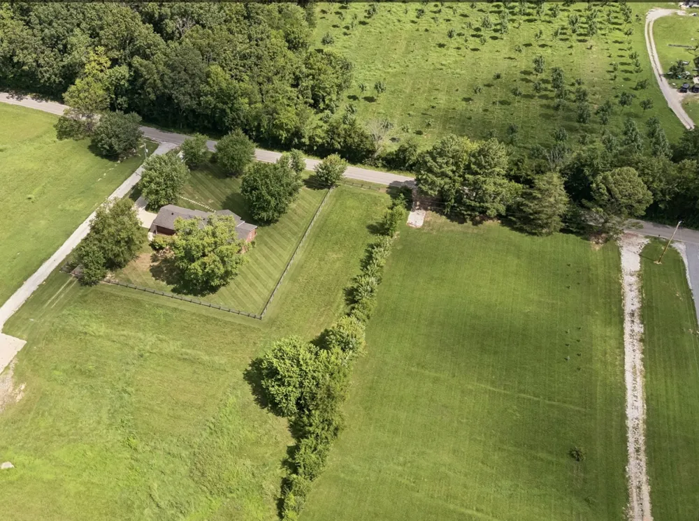 920 Clearview Rd Cottontown, TN 37048