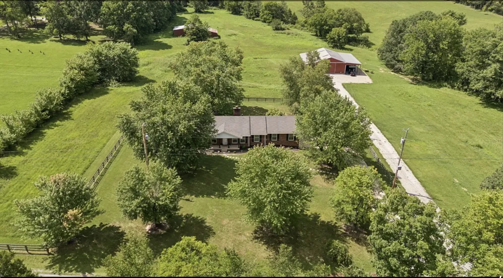 920 Clearview Rd Cottontown, TN 37048