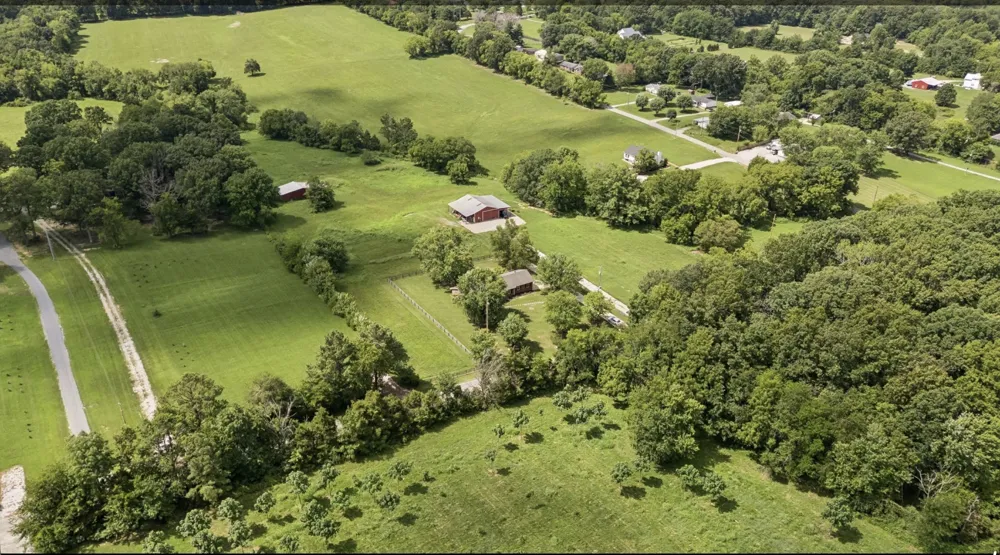 920 Clearview Rd Cottontown, TN 37048