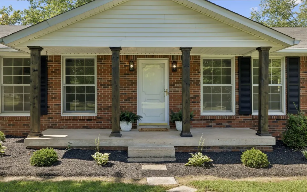 920 Clearview Rd Cottontown, TN 37048
