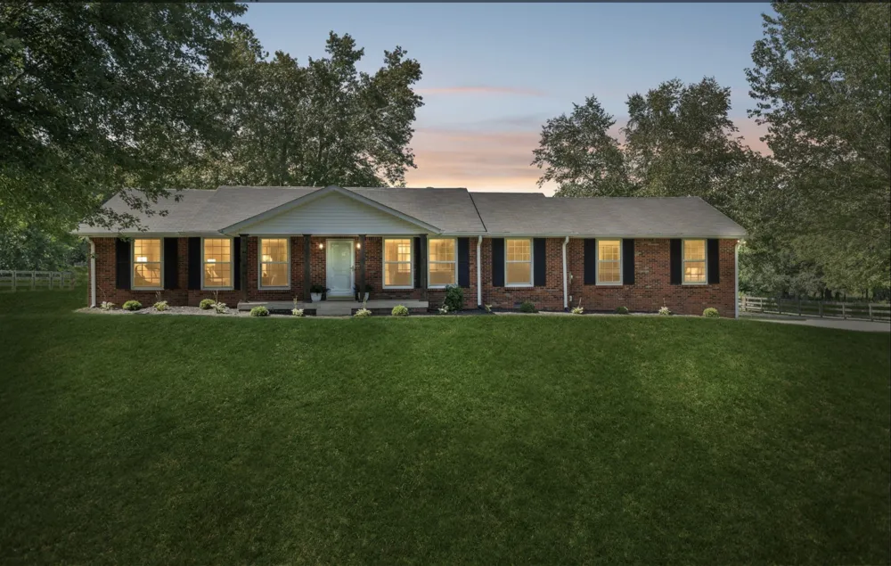 920 Clearview Rd Cottontown, TN 37048