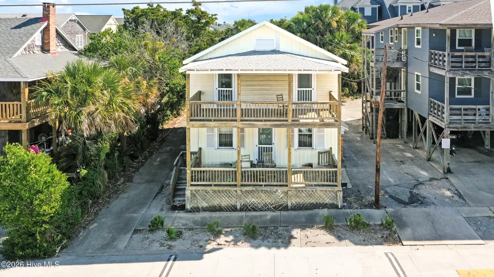 7 E Columbia Street E Wrightsville Beach, NC 28480