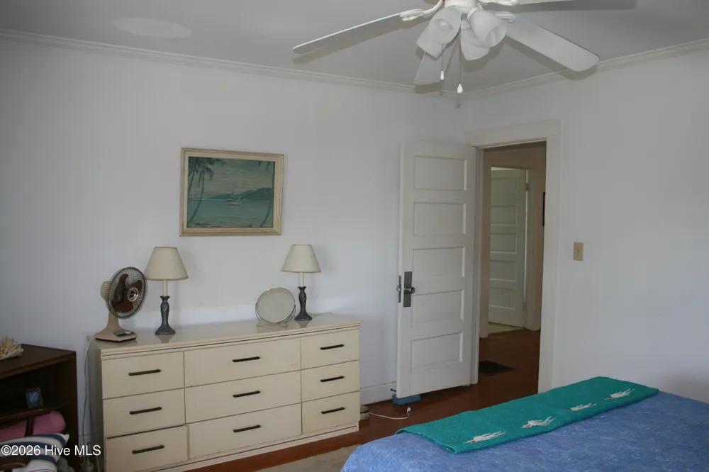 7 E Columbia Street E Wrightsville Beach, NC 28480
