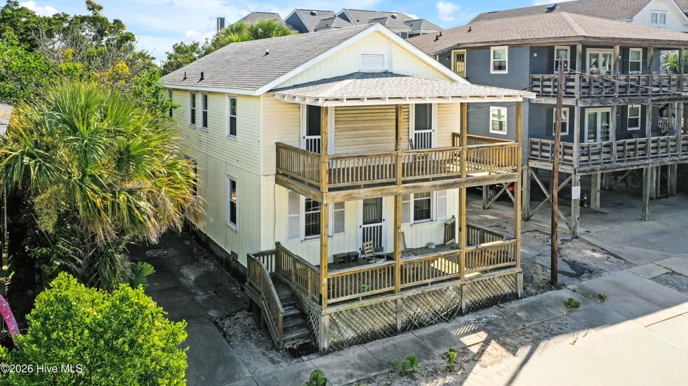 7 E Columbia Street E Wrightsville Beach, NC 28480