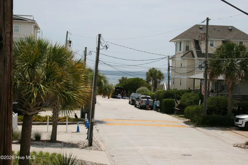 7 E Columbia Street E Wrightsville Beach, NC 28480