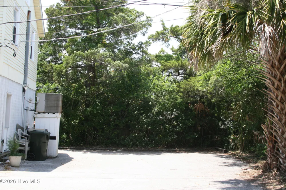 7 E Columbia Street E Wrightsville Beach, NC 28480