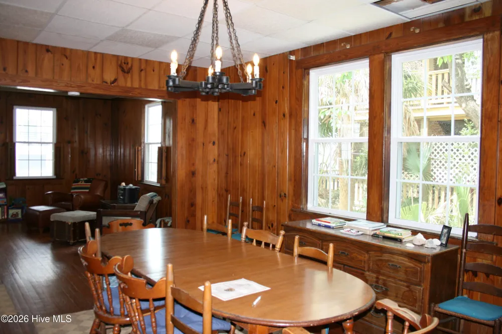 7 E Columbia Street E Wrightsville Beach, NC 28480