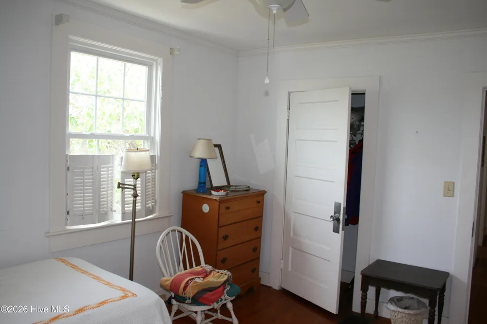 7 E Columbia Street E Wrightsville Beach, NC 28480