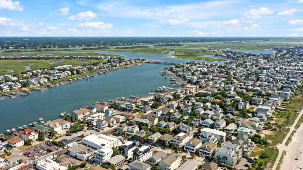 7 E Columbia Street E Wrightsville Beach, NC 28480