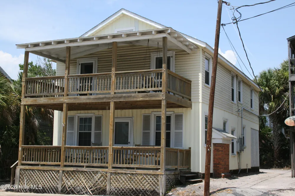 7 E Columbia Street E Wrightsville Beach, NC 28480