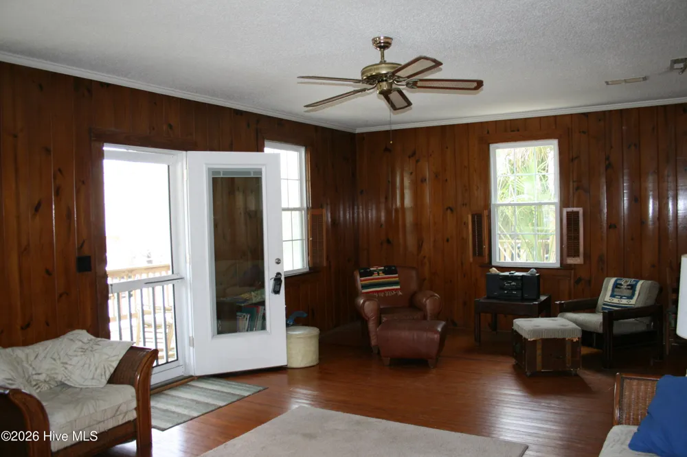 7 E Columbia Street E Wrightsville Beach, NC 28480