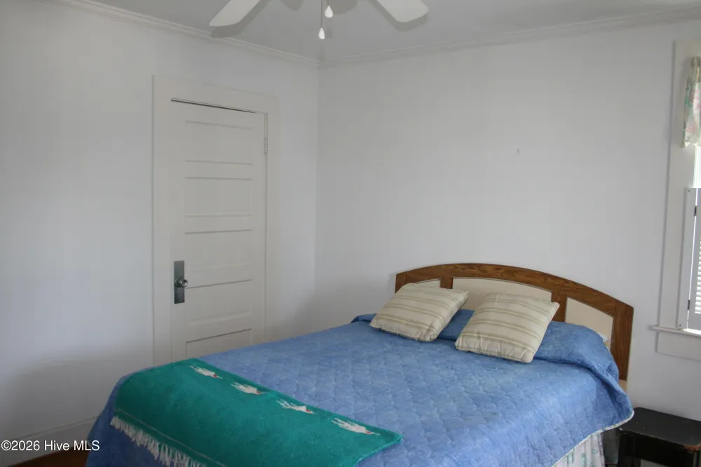 7 E Columbia Street E Wrightsville Beach, NC 28480