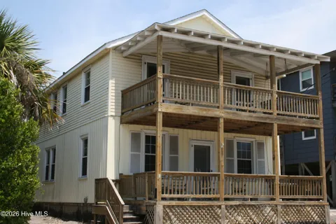 7 E Columbia Street E