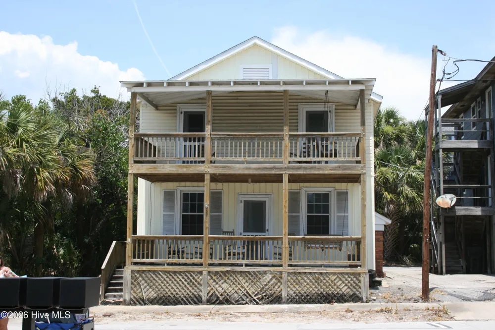 7 E Columbia Street E Wrightsville Beach, NC 28480