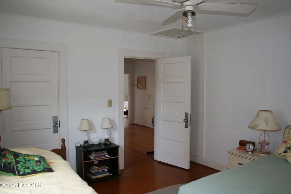 7 E Columbia Street E Wrightsville Beach, NC 28480