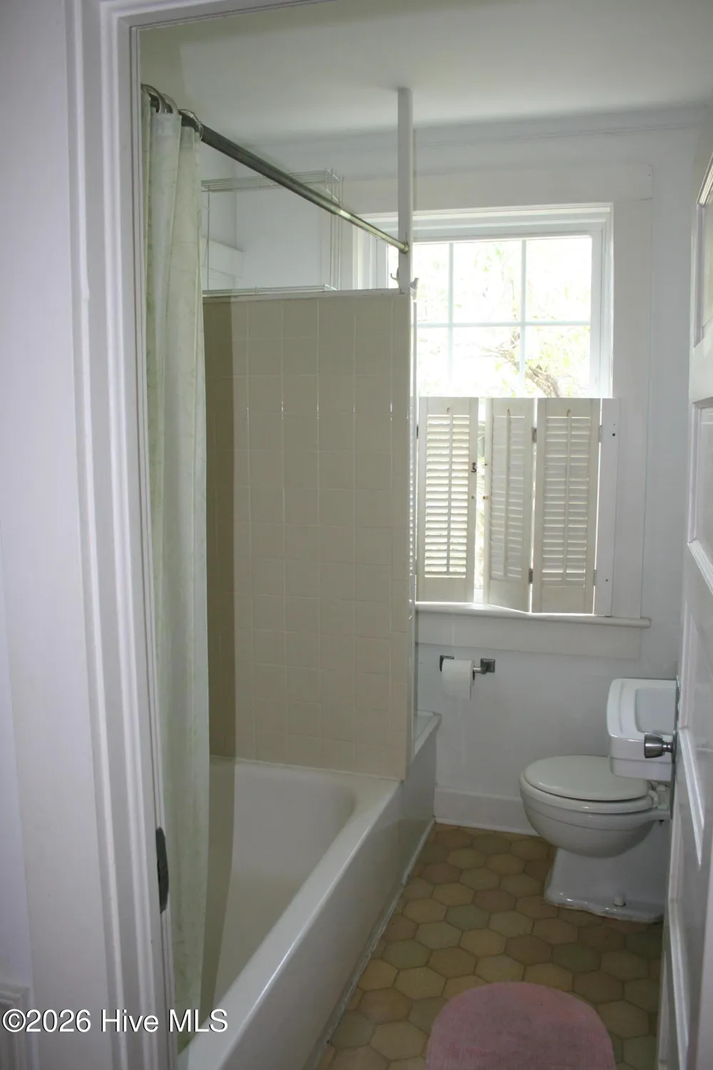7 E Columbia Street E Wrightsville Beach, NC 28480