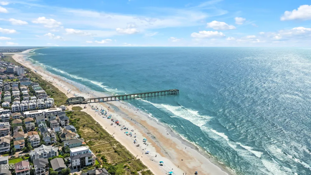 7 E Columbia Street E Wrightsville Beach, NC 28480