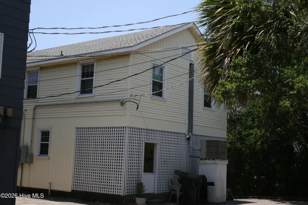 7 E Columbia Street E Wrightsville Beach, NC 28480