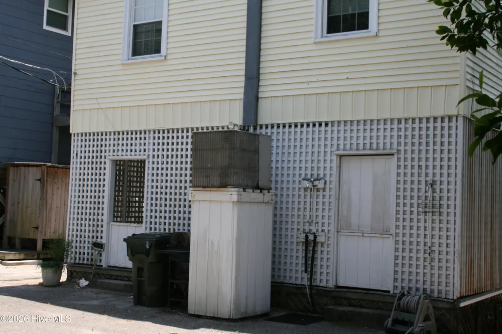 7 E Columbia Street E Wrightsville Beach, NC 28480