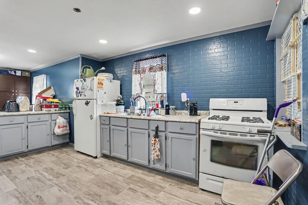 48 Burgess Drive Galesburg, MI 49053