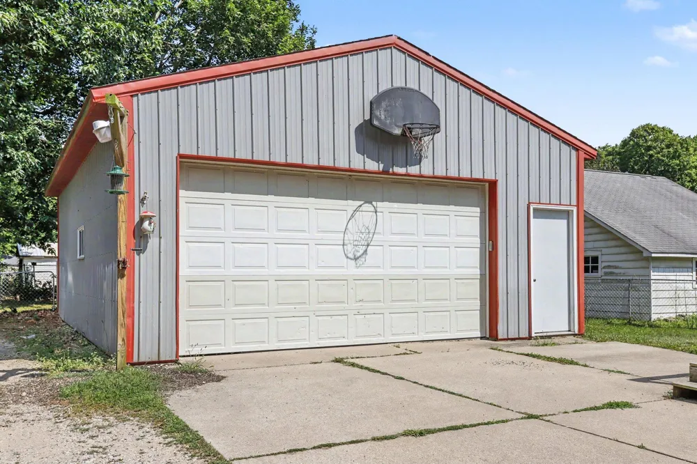 48 Burgess Drive Galesburg, MI 49053