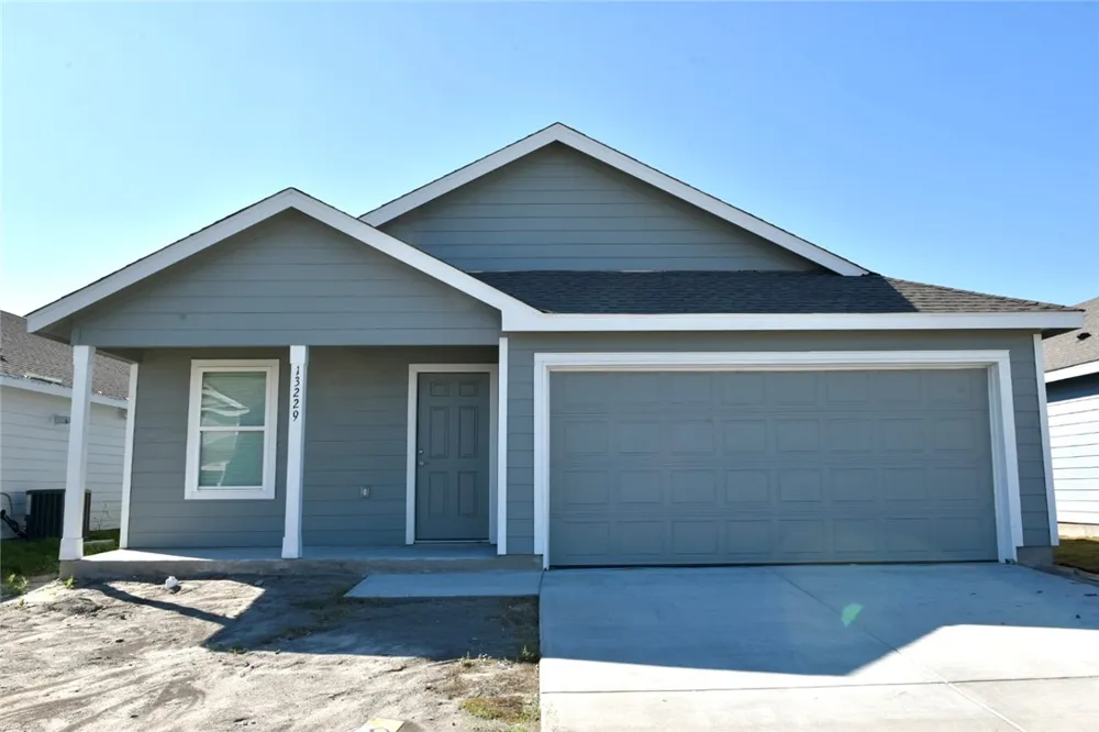 13229 Silverado Drive Robstown, TX 78380