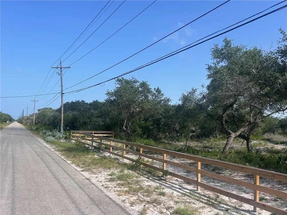 1541 6th Ingleside, TX 78362