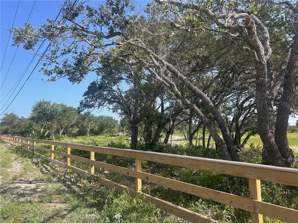 1541 6th Ingleside, TX 78362