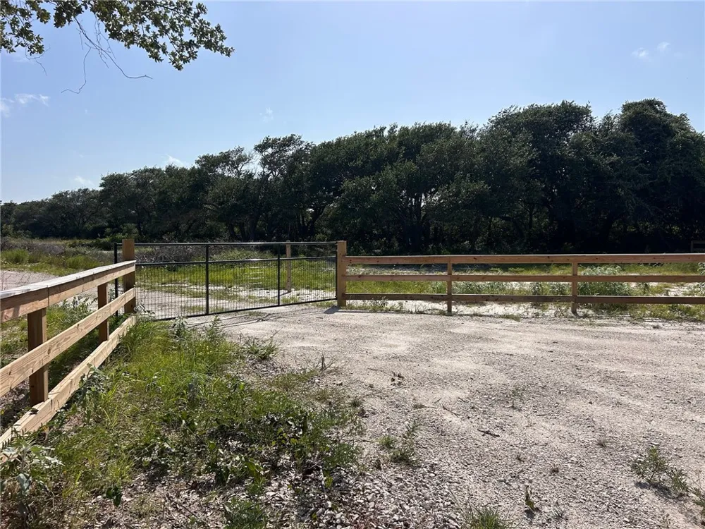 1541 6th Ingleside, TX 78362