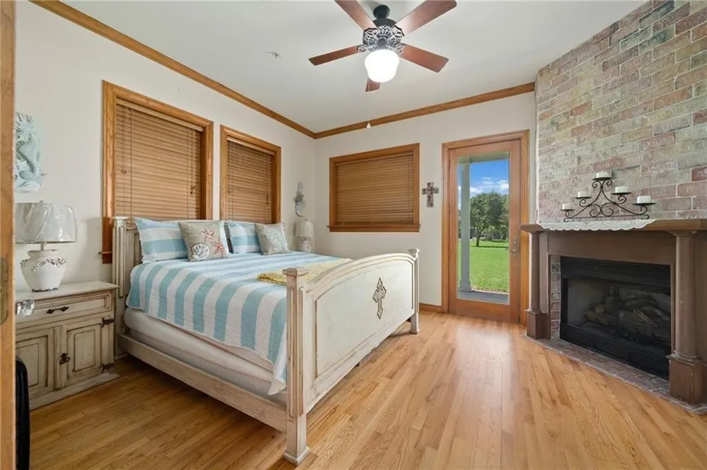 545 Fm-2040 Tivoli, TX 77990
