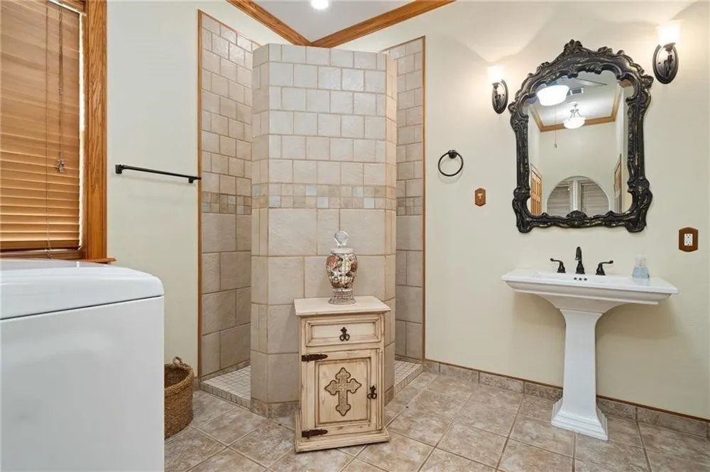 545 Fm-2040 Tivoli, TX 77990
