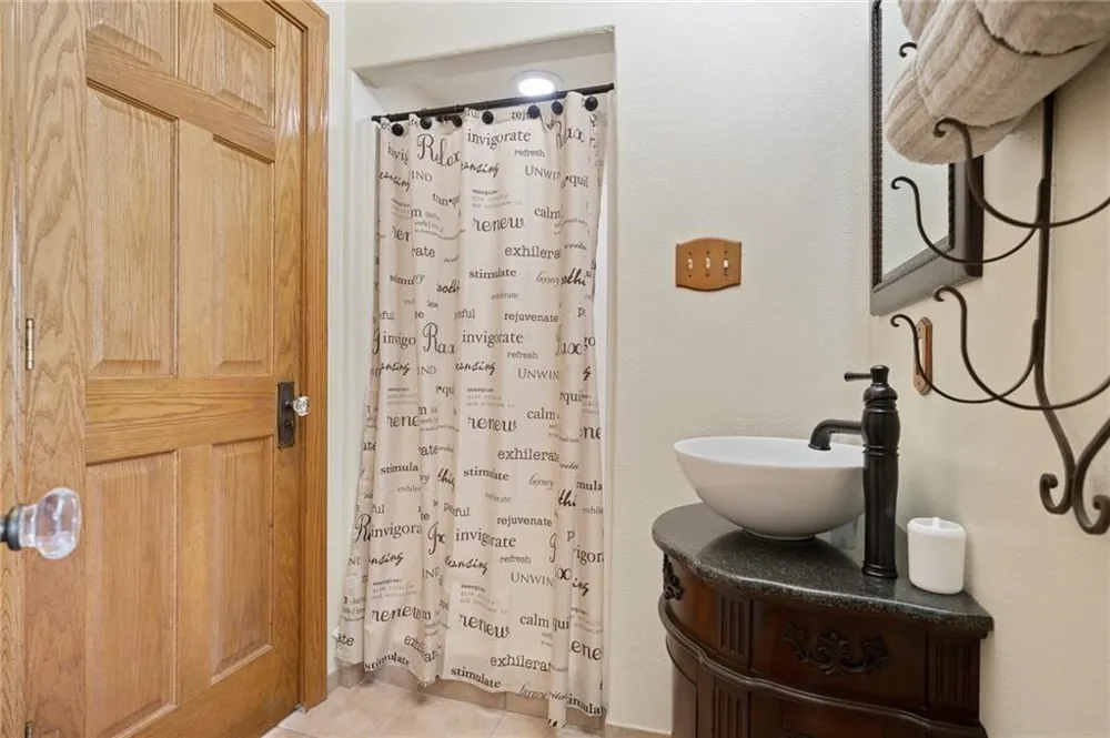545 Fm-2040 Tivoli, TX 77990