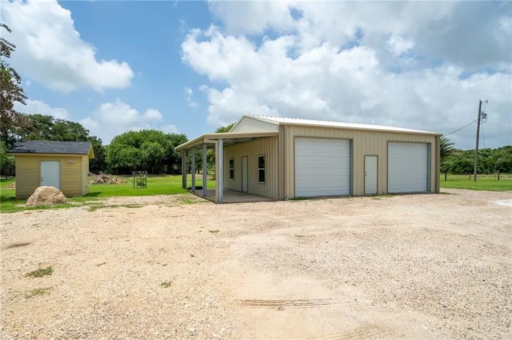 545 Fm-2040 Tivoli, TX 77990