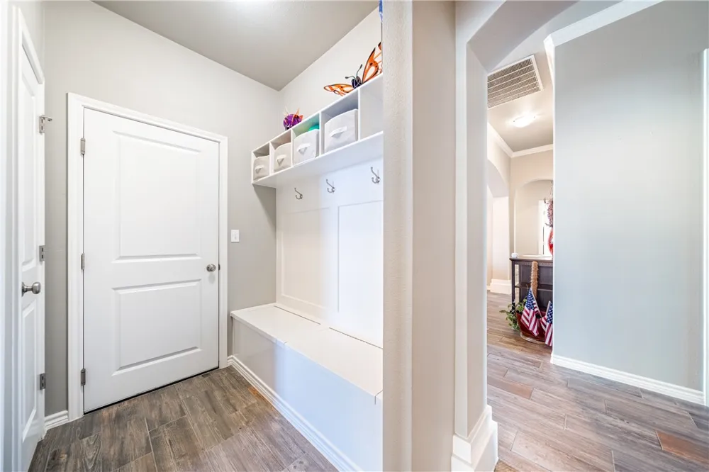 420 Gulfton Drive Portland, TX 78374
