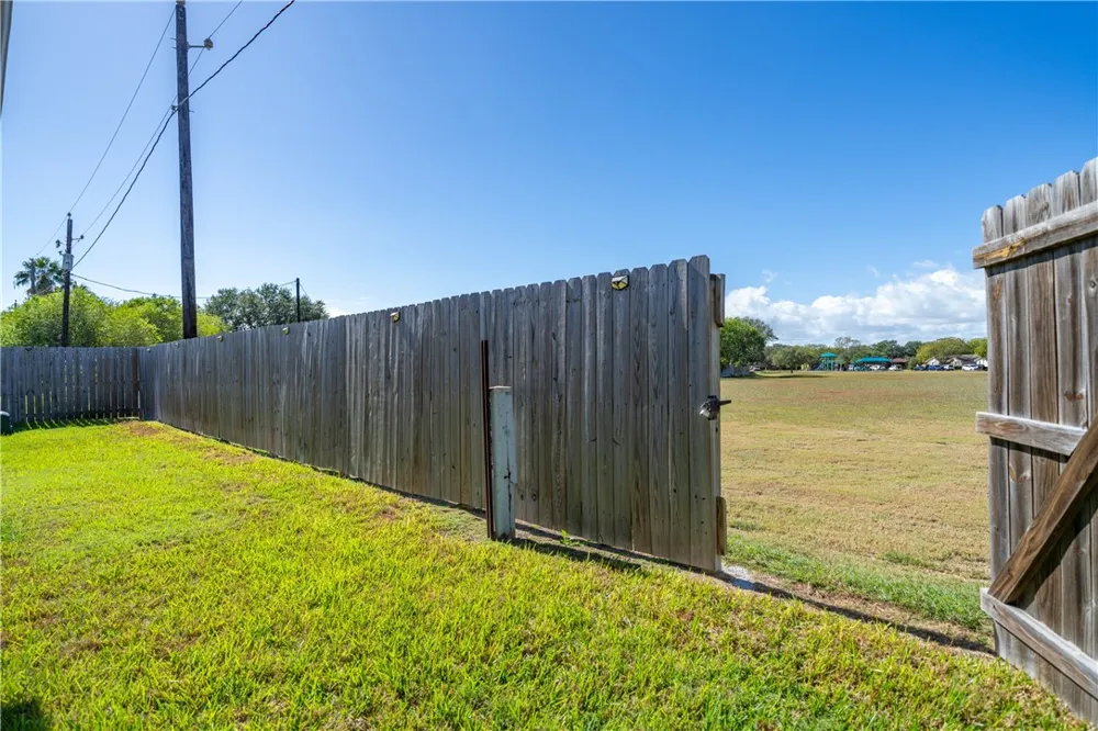420 Gulfton Drive Portland, TX 78374