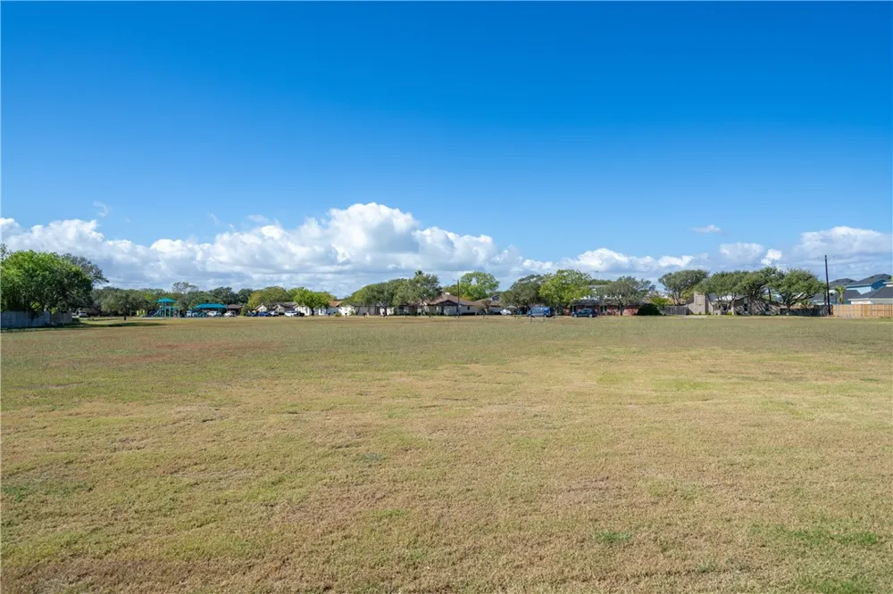 420 Gulfton Drive Portland, TX 78374