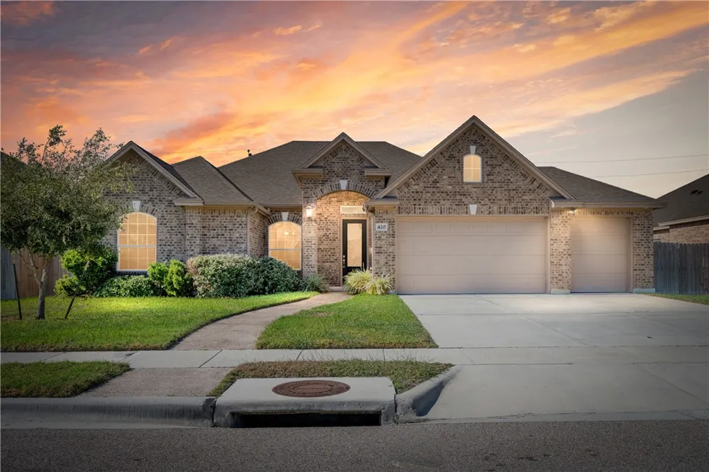 420 Gulfton Drive Portland, TX 78374