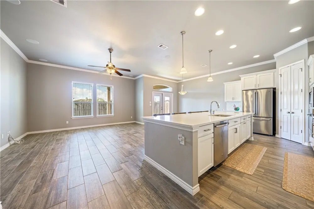 420 Gulfton Drive Portland, TX 78374
