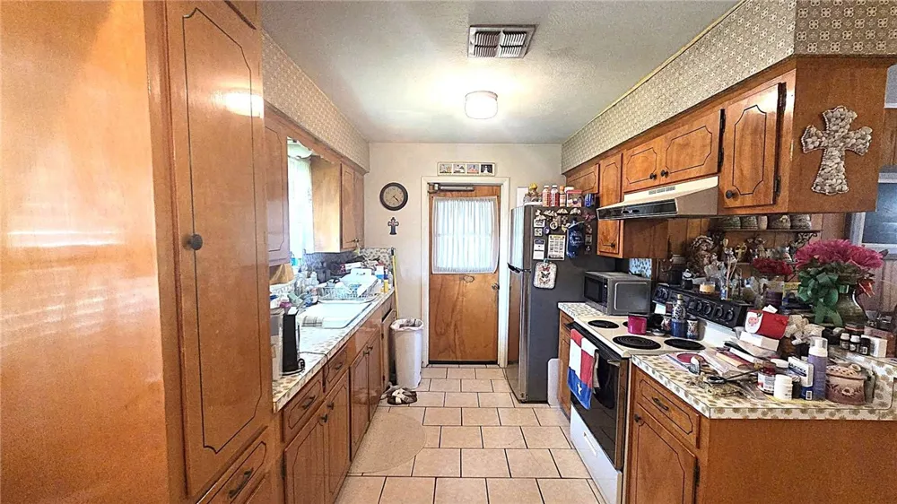 1926 John Street Kingsville, TX 78363