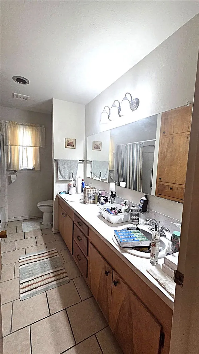 1926 John Street Kingsville, TX 78363