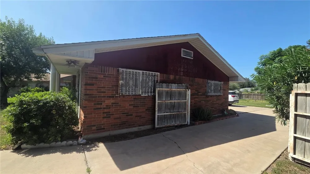 1926 John Street Kingsville, TX 78363
