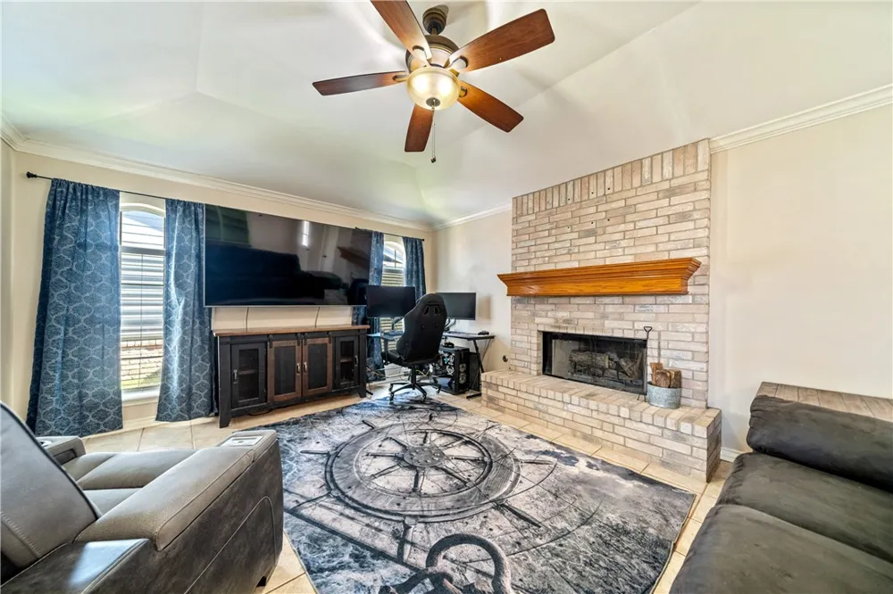 211 Poesta Drive Portland, TX 78374