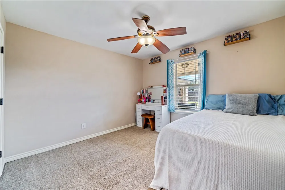 211 Poesta Drive Portland, TX 78374