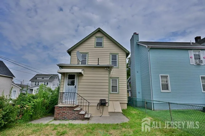 43 Christopher Street Carteret, NJ 07008