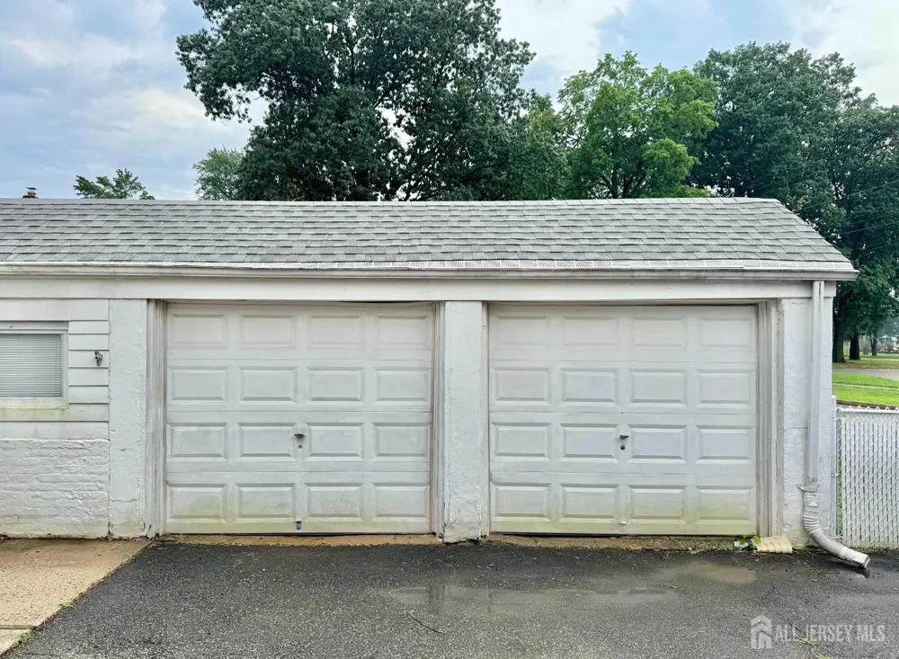 674 Cedar Street Colonia, NJ 07067