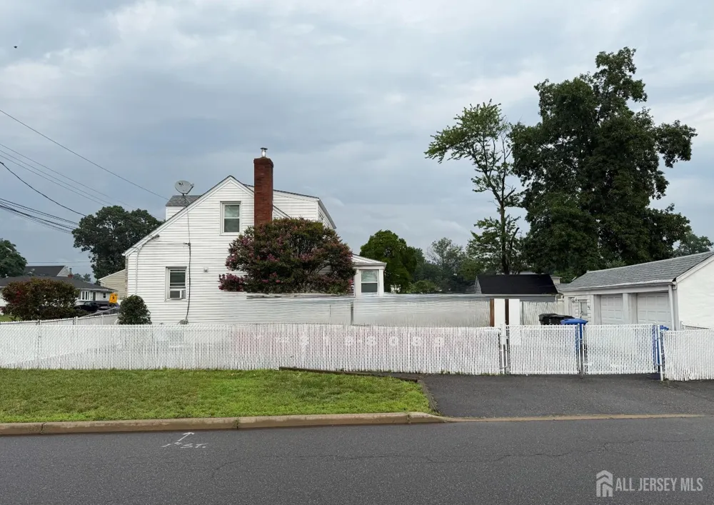 674 Cedar Street Colonia, NJ 07067