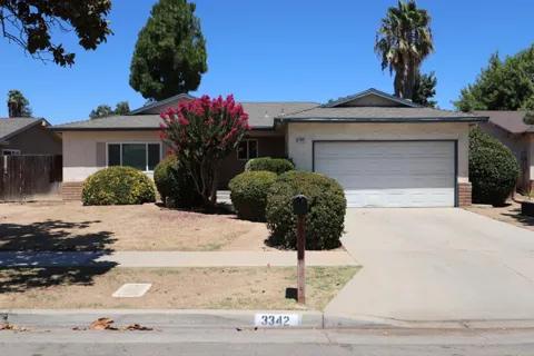 3342 W Oswego
