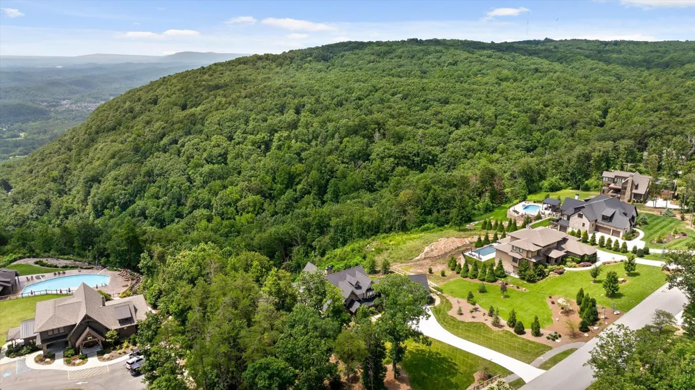 8044 Mountain Laurel Trail Signal Mountain, TN 37377